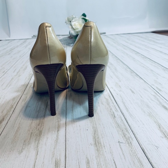 Enzo Angiolini Ruffled Peep Toe Gold Heels - Picture 4 of 15